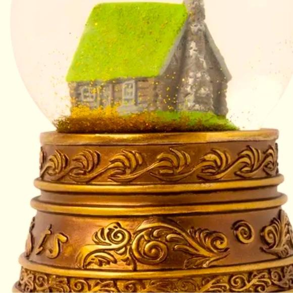 SOLD Out (P& E)Taylor Swift Cabin Snow Globe. Folklore, Cardigan.NEW-SOLD OUT - Picture 2 of 10